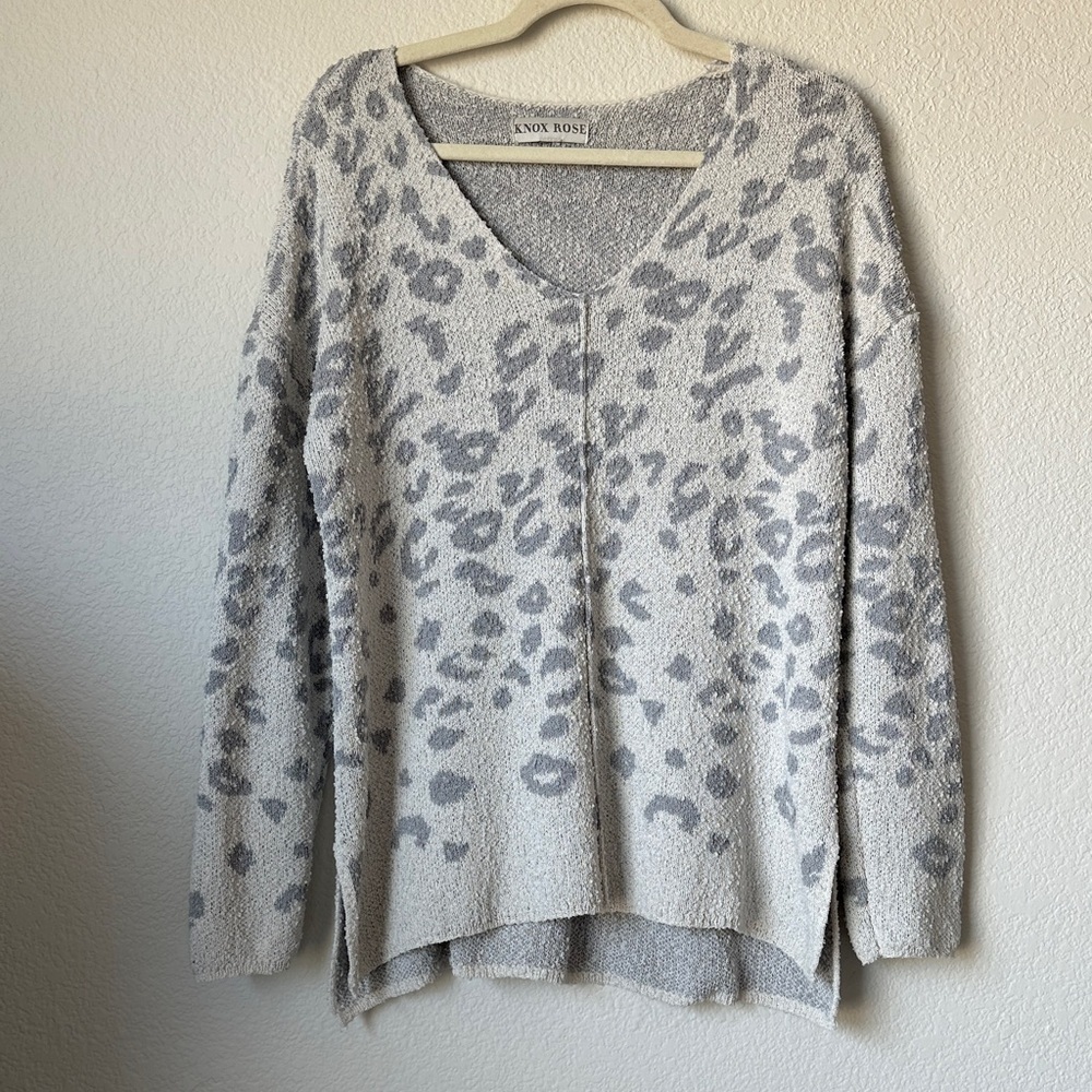 Knox Rose Cream Gray Leopard Print V-Neck Sweater Size Large L Soft Cozy Boho